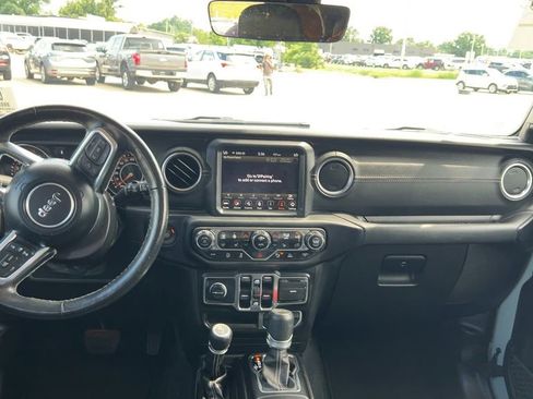 Used 2023 Jeep Wrangler Unlimited Sahara w/ Dual Top Group AWD/4WD image 9