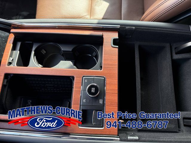 Used 2024 Lincoln Navigator L Reserve AWD/4WD image 23