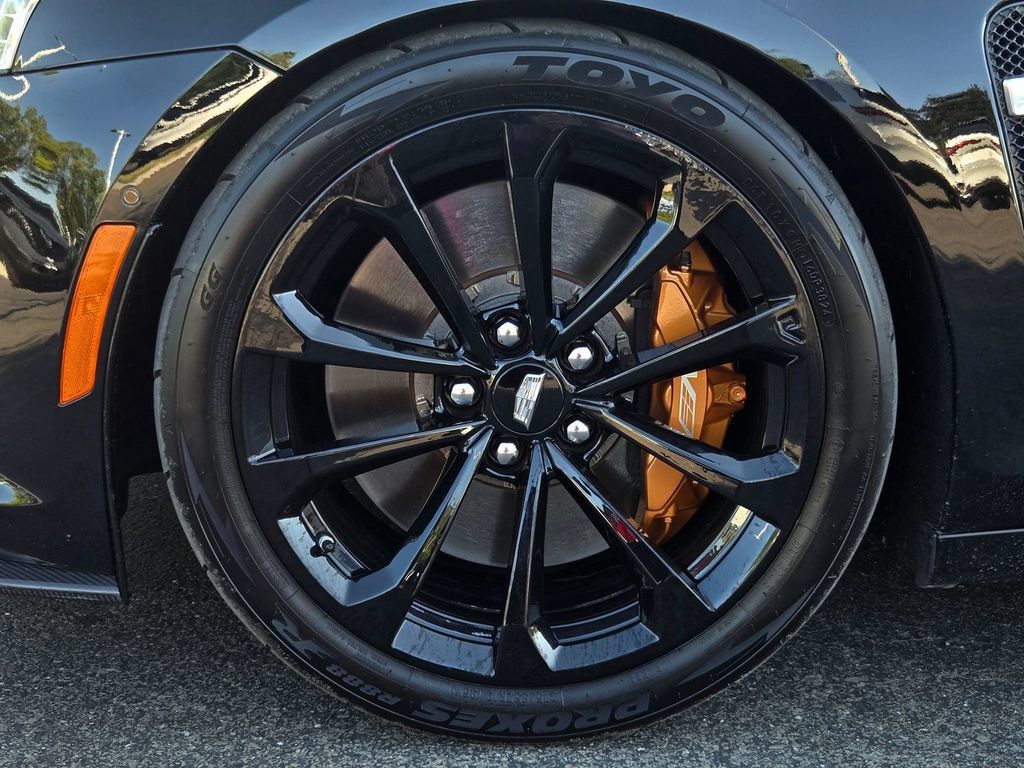 Used 2018 Cadillac CTS V w/ Carbon Fiber Package RWD image 9