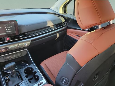 New 2027 Kia Carnival SX w/ Dark Edition Package FWD image 10