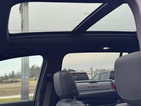 Used 2023 Cadillac XT6 Premium Luxury w/ Technology Package image 25