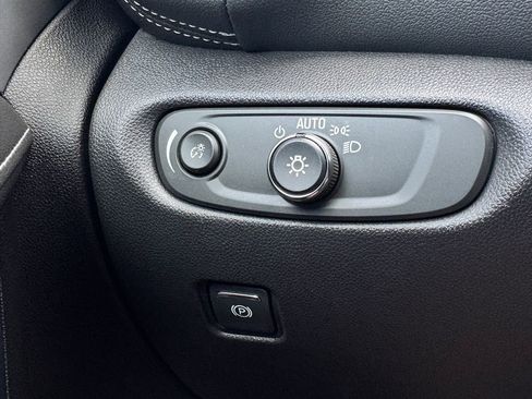 Used 2024 Chevrolet Blazer LT image 32