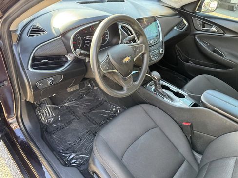 Used 2021 Chevrolet Malibu LT image 9