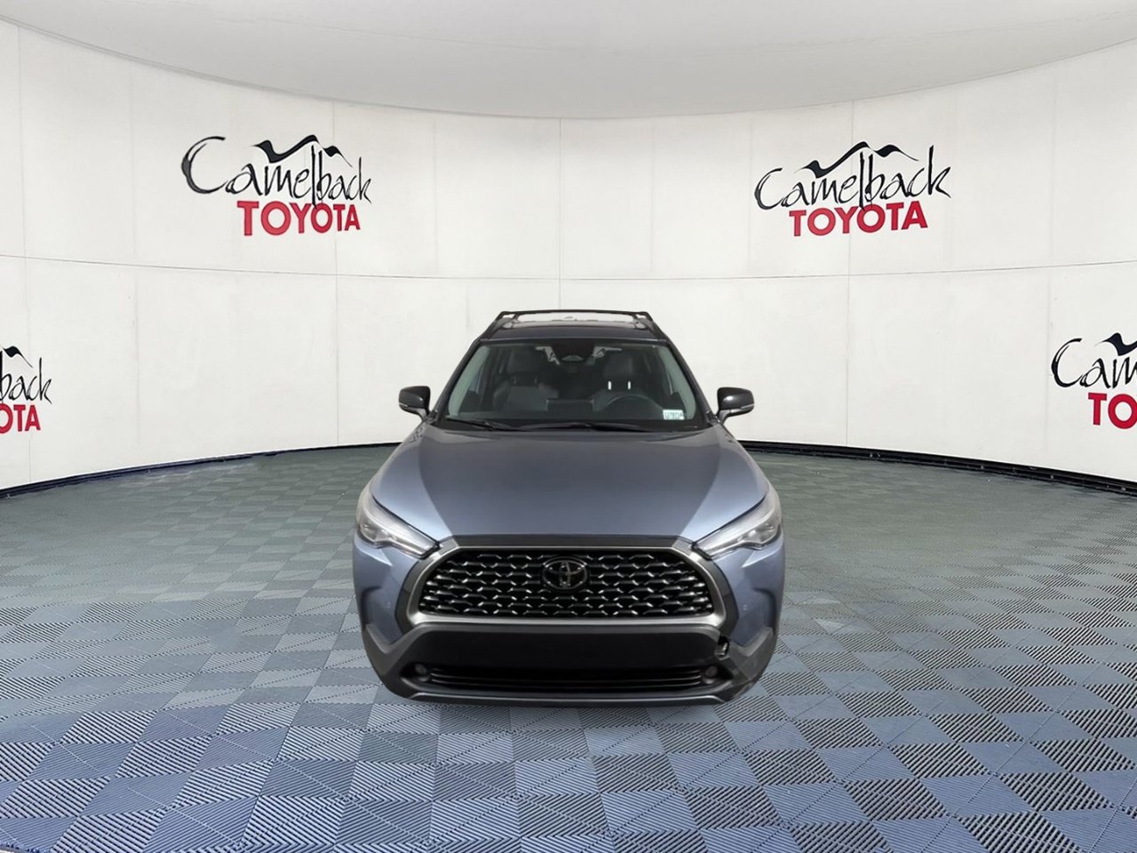 Used 2025 Toyota Corolla Cross XLE w/ Convenience Package FWD image 5