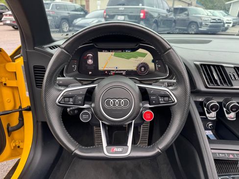 Used 2017 Audi R8 V10 AWD/4WD image 12