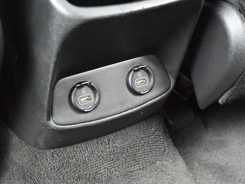 Used 2019 Hyundai Santa Fe SE image 32