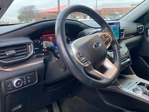 Used 2020 Ford Explorer Limited w/ Class III Trailer Tow Package image 9