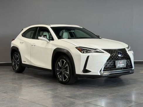Used 2020 Lexus UX 250h w/ Premium Package image 4