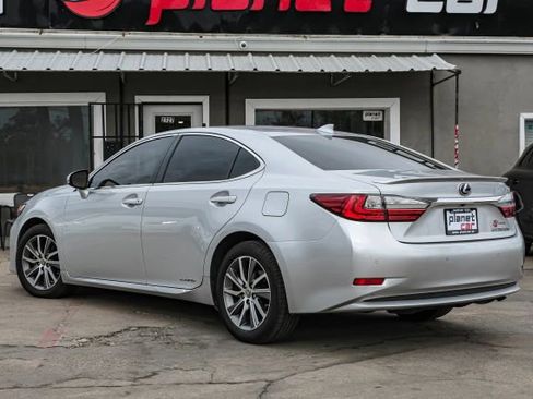 Used 2016 Lexus ES 300h image 13