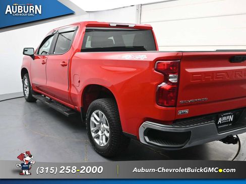 Used 2023 Chevrolet Silverado 1500 LT AWD/4WD image 15
