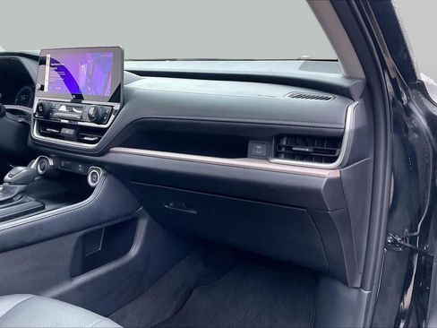 Used 2025 Toyota Grand Highlander AWD image 19