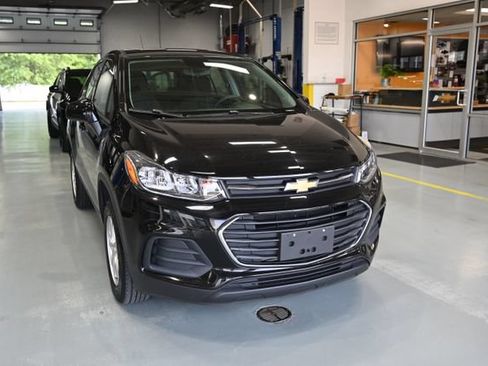 Used 2020 Chevrolet Trax LS AWD/4WD image 3