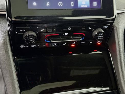 Used 2023 Jeep Grand Cherokee Altitude image 8