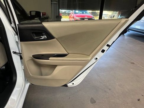 Used 2016 Honda Accord LX image 15