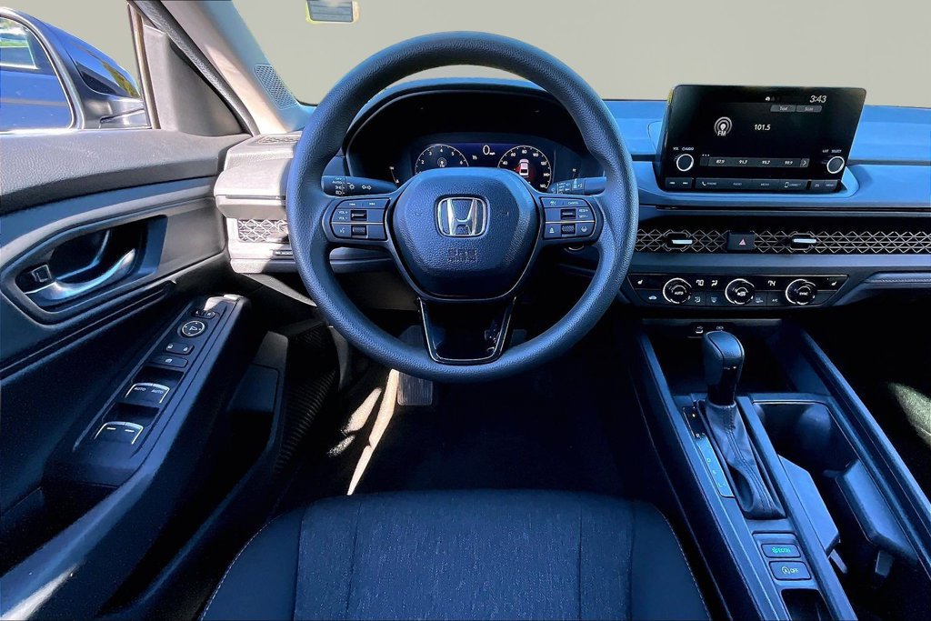 Used 2025 Honda Accord SE image 9