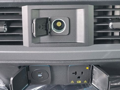 New 2025 Ford F150 Lariat w/ Equipment Group 501A Mid image 18