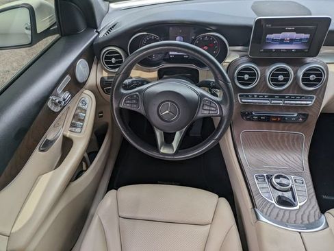 Used 2018 Mercedes-Benz GLC 300 4MATIC image 16