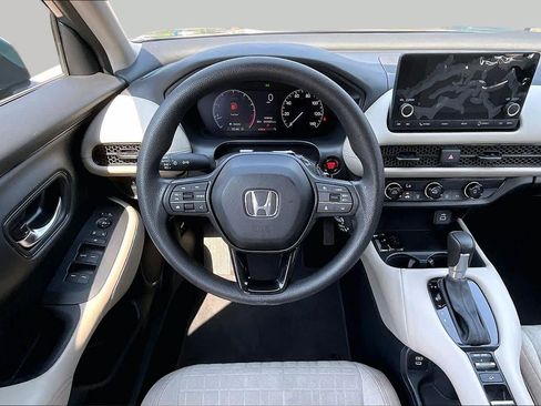 Used 2025 Honda HR-V LX image 6