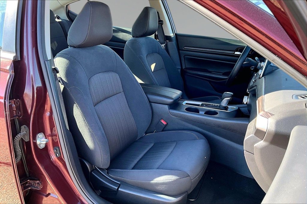 Used 2025 Nissan Altima 2.5 SV FWD image 27