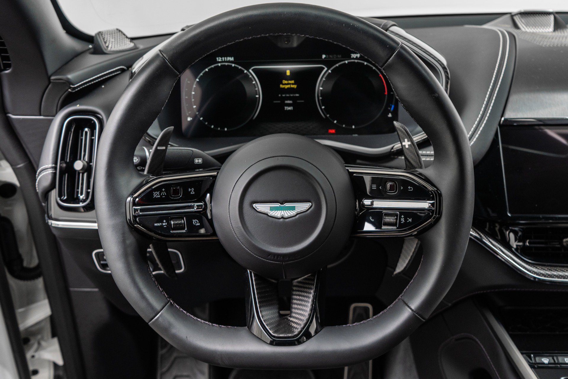 Used 2026 Aston Martin DBX S AWD/4WD image 15