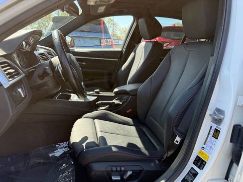 Used 2018 BMW 330i xDrive 330i xDrive AWD 4dr Sedan image 8