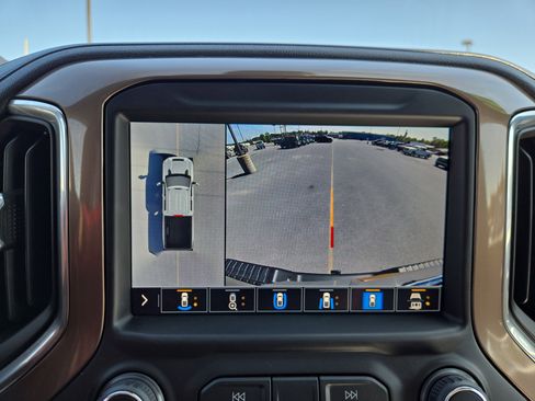 Used 2022 Chevrolet Silverado 2500 High Country w/ Z71 Off-Road Package image 26