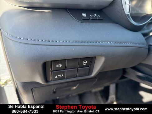 Used 2023 Toyota Highlander XLE image 15