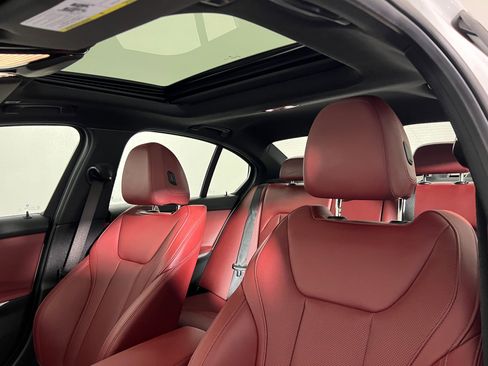 Used 2025 BMW 330i Sedan image 23