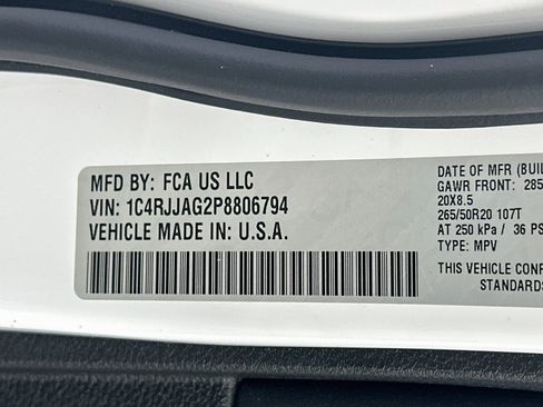 Used 2023 Jeep Grand Cherokee L Laredo RWD image 32