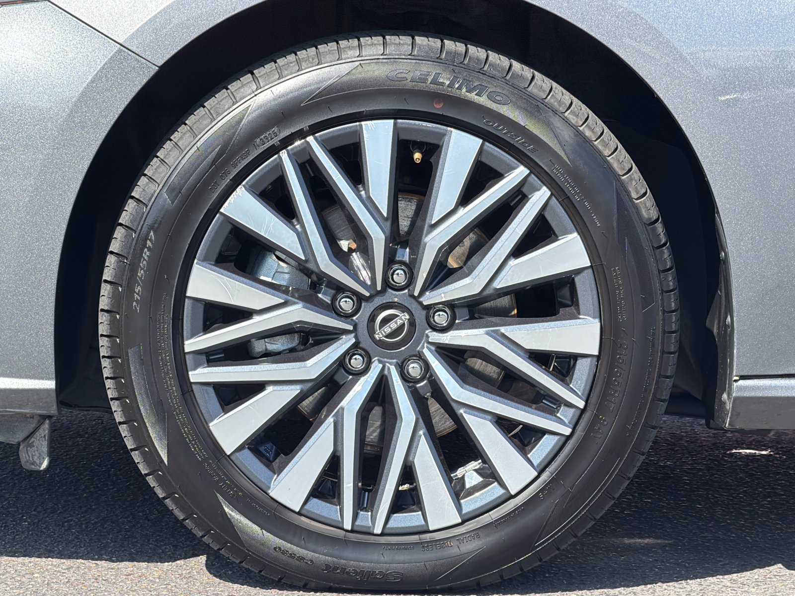 Used 2025 Nissan Altima 2.5 SV AWD/4WD image 22