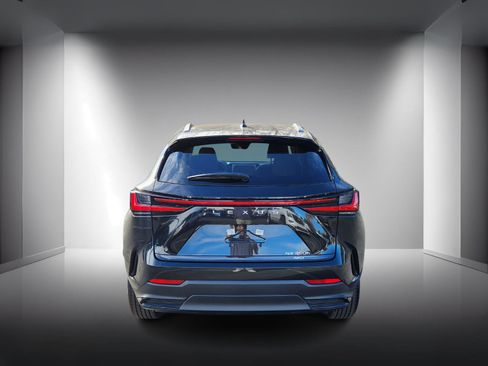 Used 2025 Lexus NX 350h AWD w/ Premium Package image 4