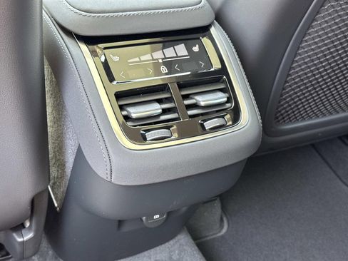 New 2026 Volvo XC90 B5 Plus AWD/4WD image 10