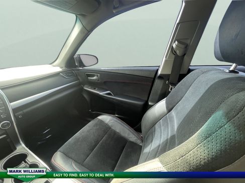 Used 2015 Toyota Camry XSE image 36