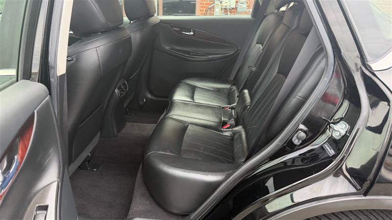 Used 2017 INFINITI QX50 AWD w/ Premium Plus Package image 18