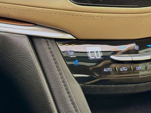 Used 2019 Cadillac XT5 Platinum image 25