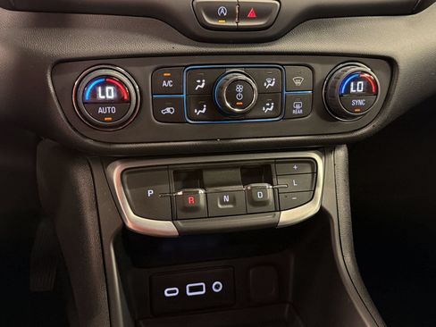 Used 2023 GMC Terrain SLE w/ Driver Convenience Package FWD image 17