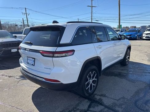 Certified 2024 Jeep Grand Cherokee Limited w/ Luxury Tech Group II image 7