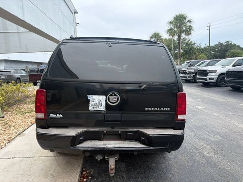 Used 2002 Cadillac Escalade AWD image 4
