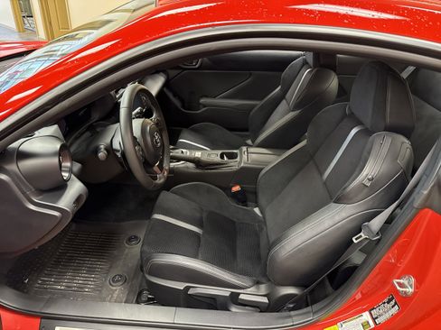 Used 2023 Toyota GR86 Premium w/ ALL Weather Mat Package (TMS) RWD image 5