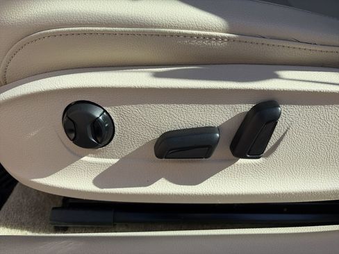 Used 2015 Volkswagen Passat 1.8T Limited Edition image 14