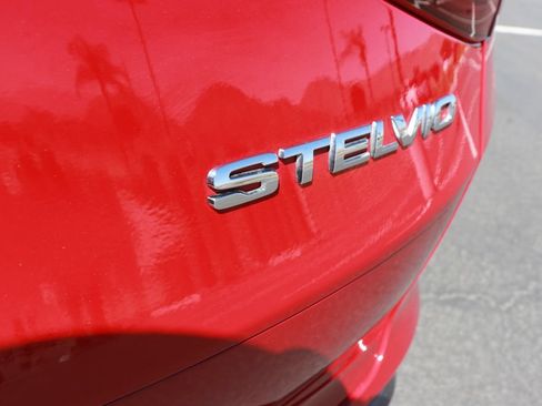 Used 2023 Alfa Romeo Stelvio Ti AWD/4WD image 7