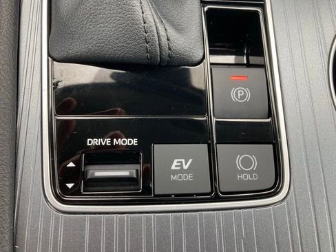 Used 2025 Toyota Sienna XLE w/ XLE Plus Package image 43