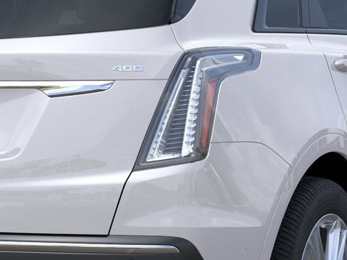New 2025 Cadillac XT5 Sportv w/ Technology Package image 11