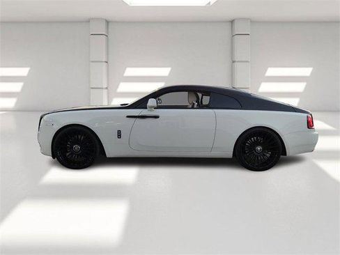 Used 2016 Rolls-Royce Wraith image 2