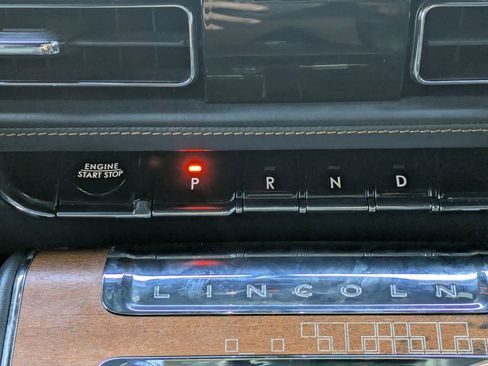 Certified 2025 Lincoln Aviator Black Label image 22