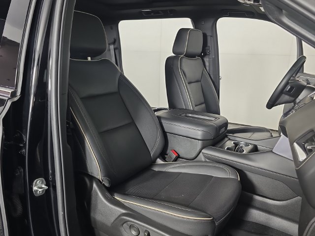 Used 2024 GMC Yukon XL SLT w/ SLT Luxury Package AWD/4WD image 33