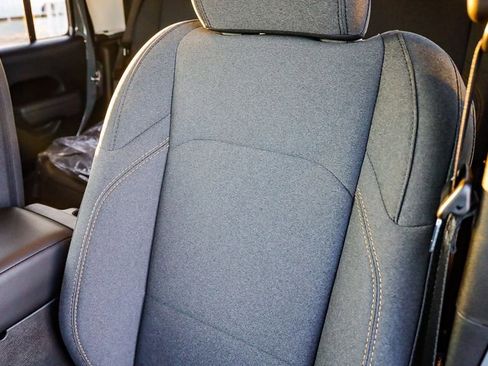 New 2025 Jeep Gladiator Sport image 26