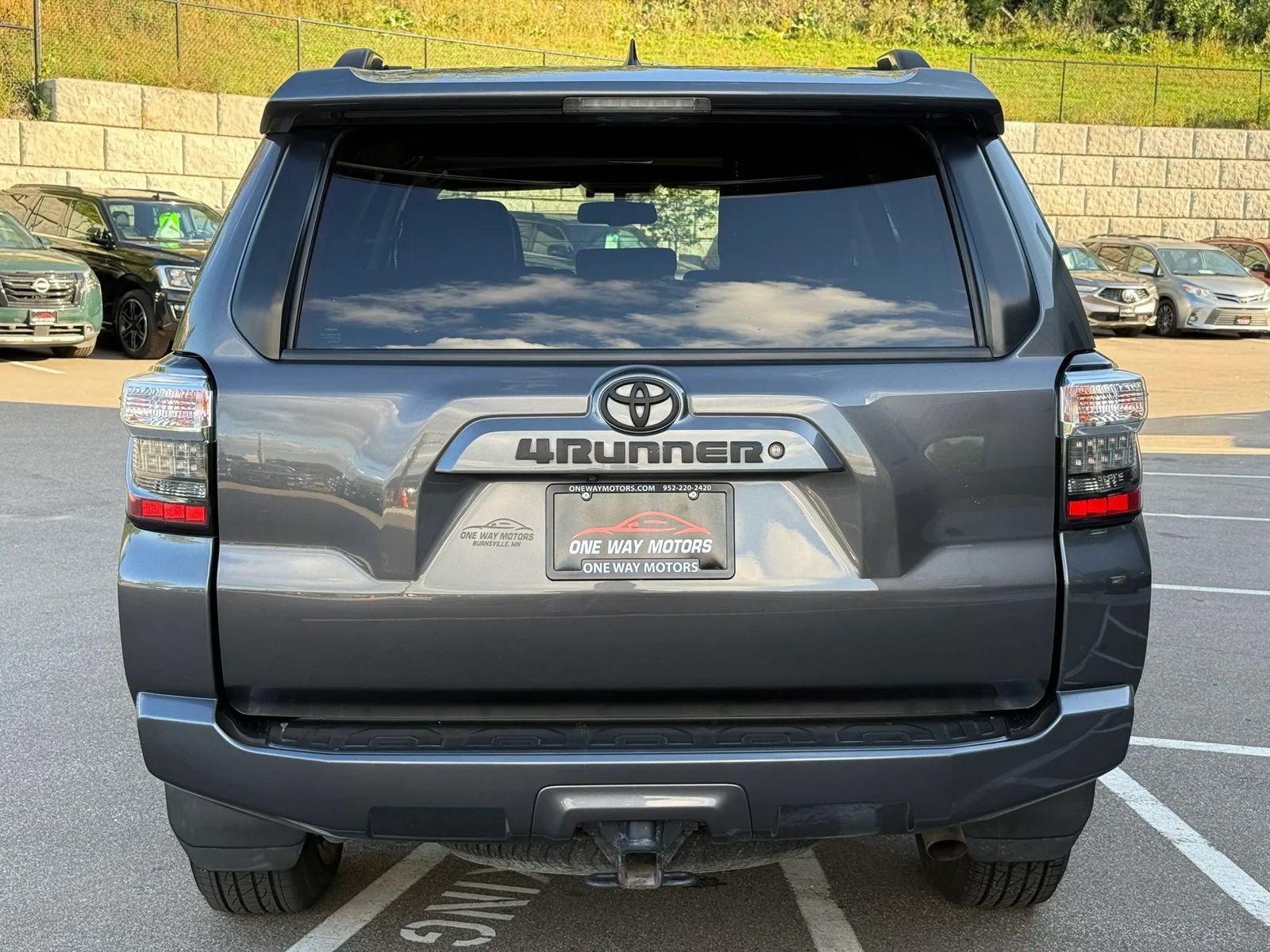 Used 2017 Toyota 4Runner SR5 Premium AWD/4WD image 4