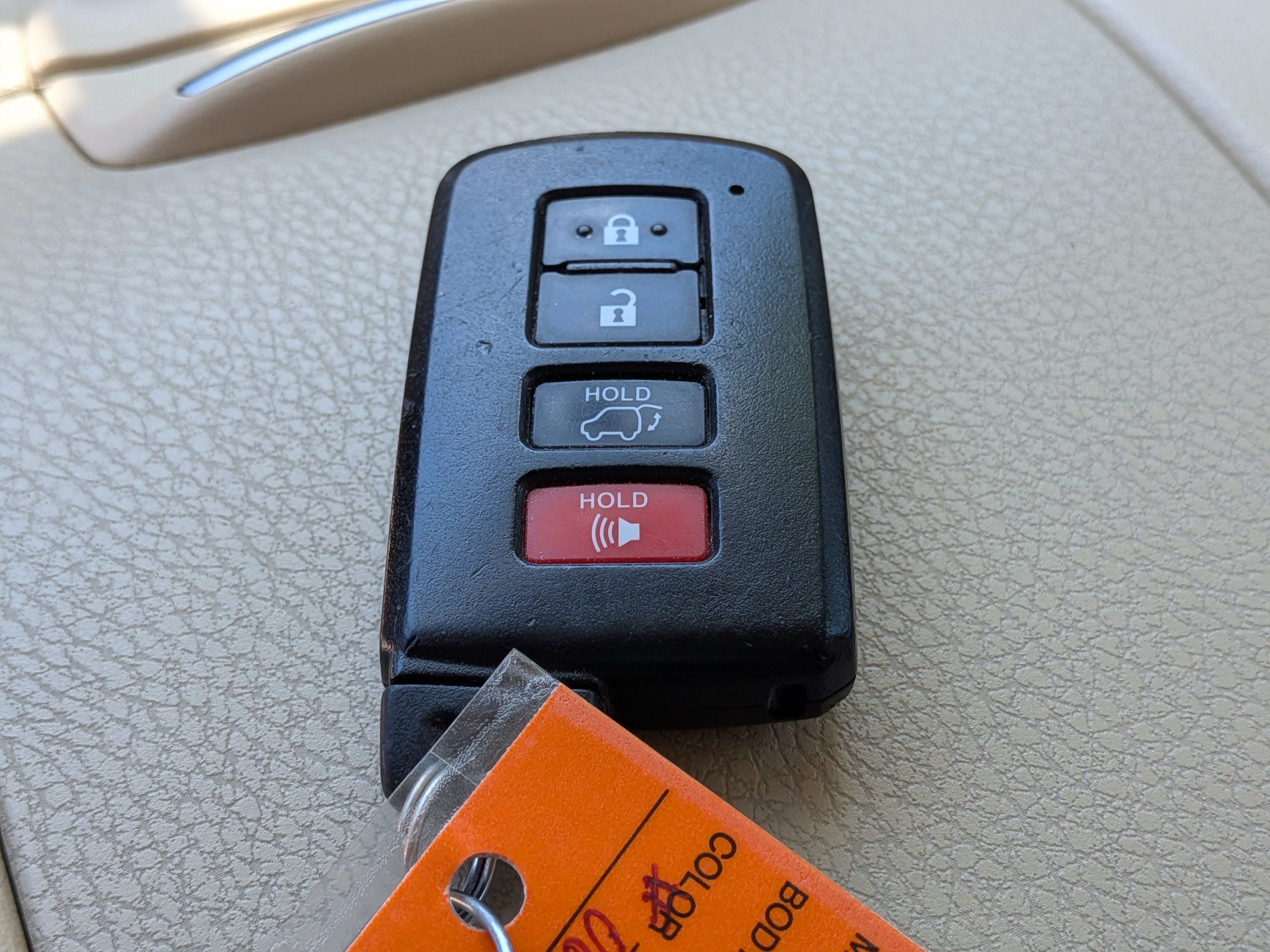 Used 2015 Toyota Highlander Limited w/ Driver Technology Package FWD image 37