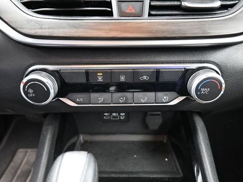 Used 2024 Nissan Altima 2.5 SV image 24